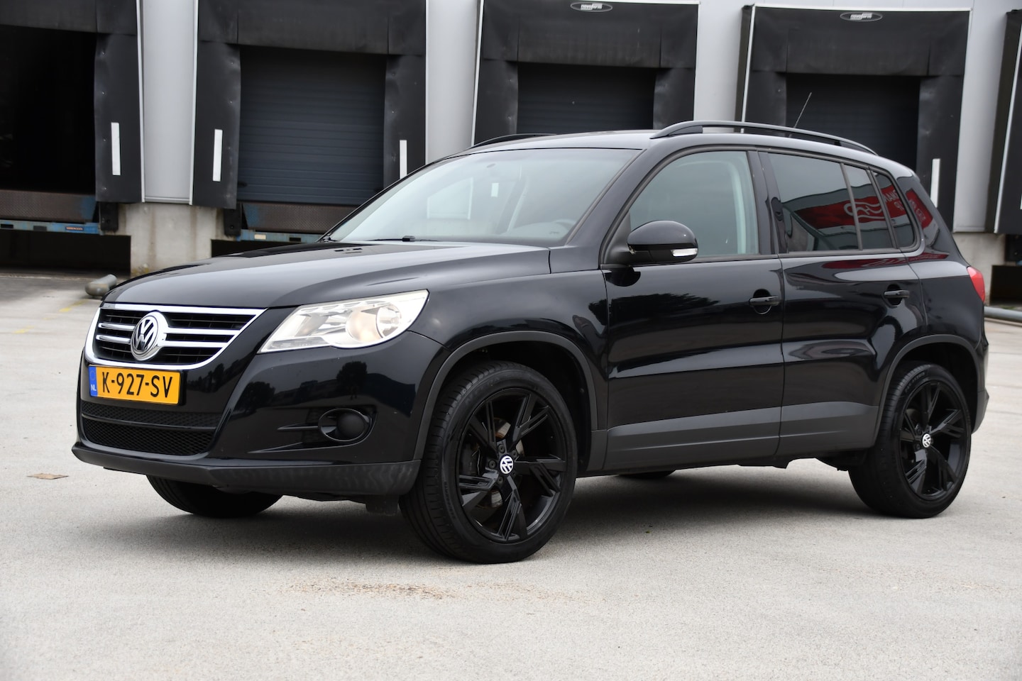 Volkswagen Tiguan - 1.4 TSI Comfort&Design Cruise, Carplay, Sensoren, Airco, 150pk, Trekhaak, Uniek! - AutoWereld.nl