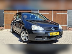 Volkswagen Golf - 1.9 TDI Trendline | Trekhaak | Distributieriem vervangen | All seasonbanden | Airco | NAP