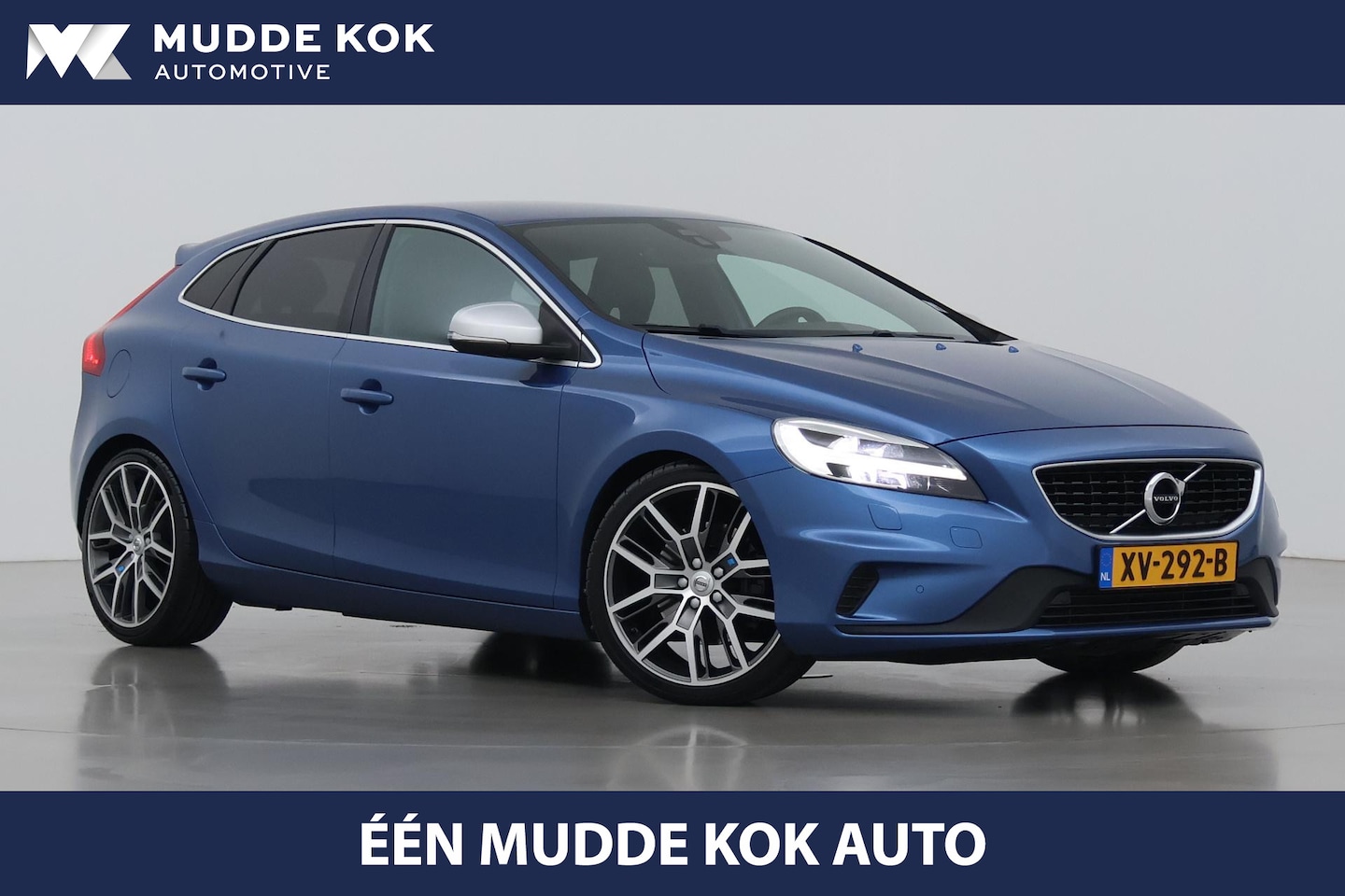 Volvo V40 - 2.0 T5 R-Design | Bursting Blue | 19 Inch Polestar | Polestar uitlaat | Trekhaak | Camera - AutoWereld.nl