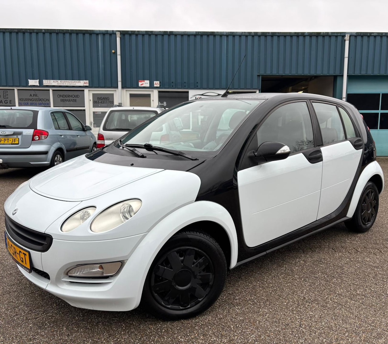Smart Forfour - 1.0 Spring Edition III | 5 Deurs | NAP | Nieuwe APK | EL Ramen | Radio | - AutoWereld.nl