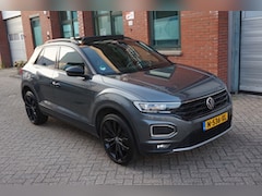 Volkswagen T-Roc - 1.5 TSI Sport Pano, Keyless, Beats