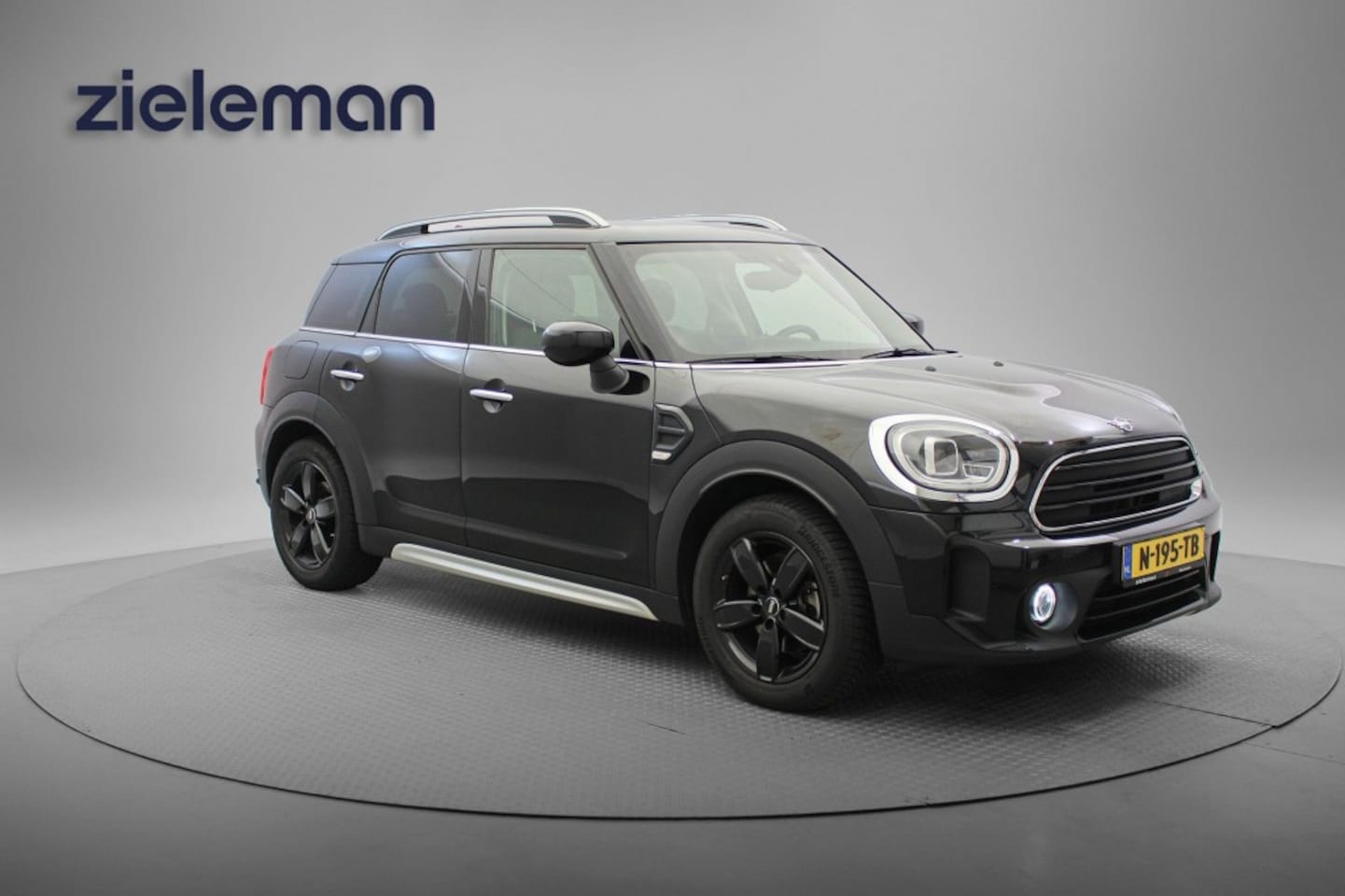 MINI Countryman - 2.0 Cooper D - Carplay, Half Leer, Cruise, Trekhaak uitgeleend - AutoWereld.nl