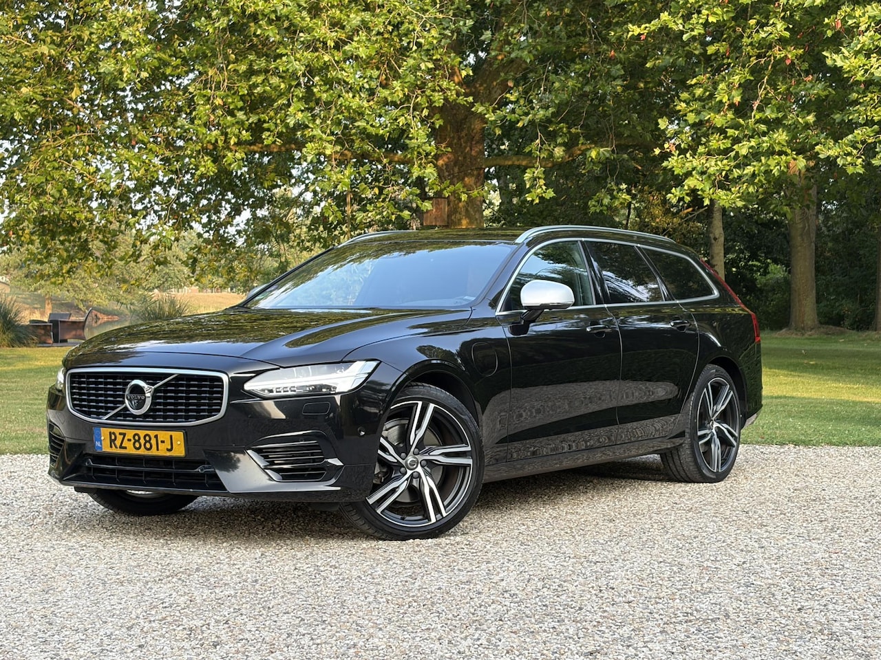 Volvo V90 - T8 R-Design,Hud,Luchtvering,Trekhaak *Dealer O.H.* - AutoWereld.nl