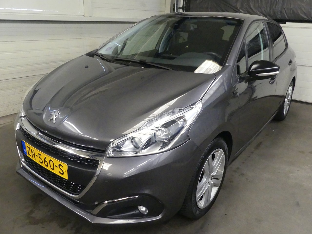 Peugeot 208 - 1.2 PureTech Signature - Trekhaak - Airco - Dealer Onderhouden - AutoWereld.nl