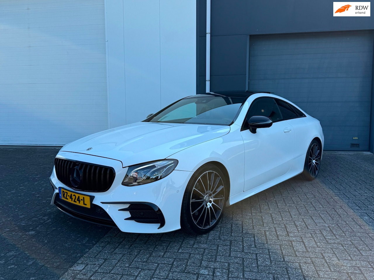Mercedes-Benz E-klasse Coupé - 200 AMG Pano 2017 Edition 1 - AutoWereld.nl