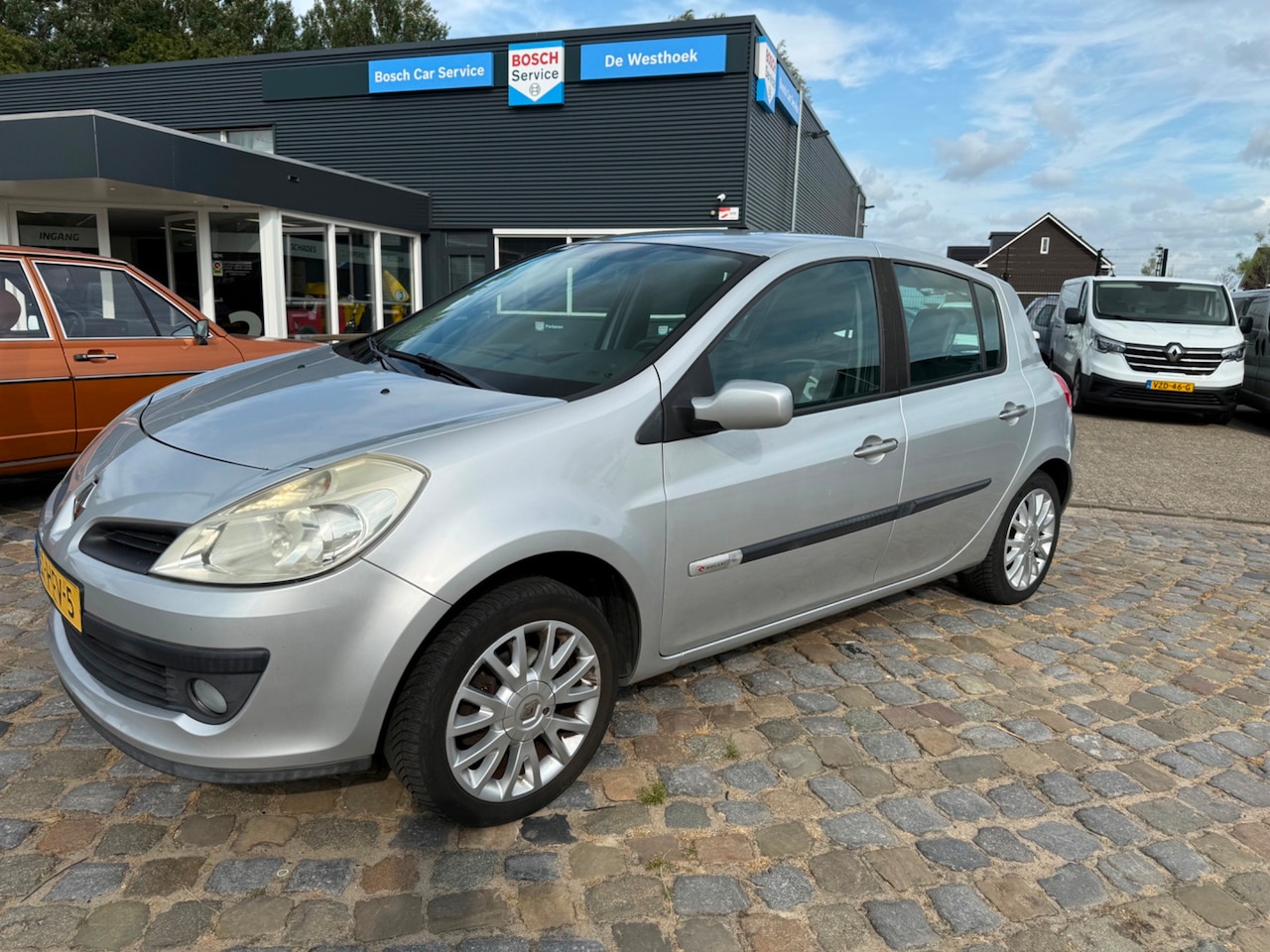 Renault Clio - 1.2-16V Special Rip Curl 1.2-16V Special Rip Curl - AutoWereld.nl