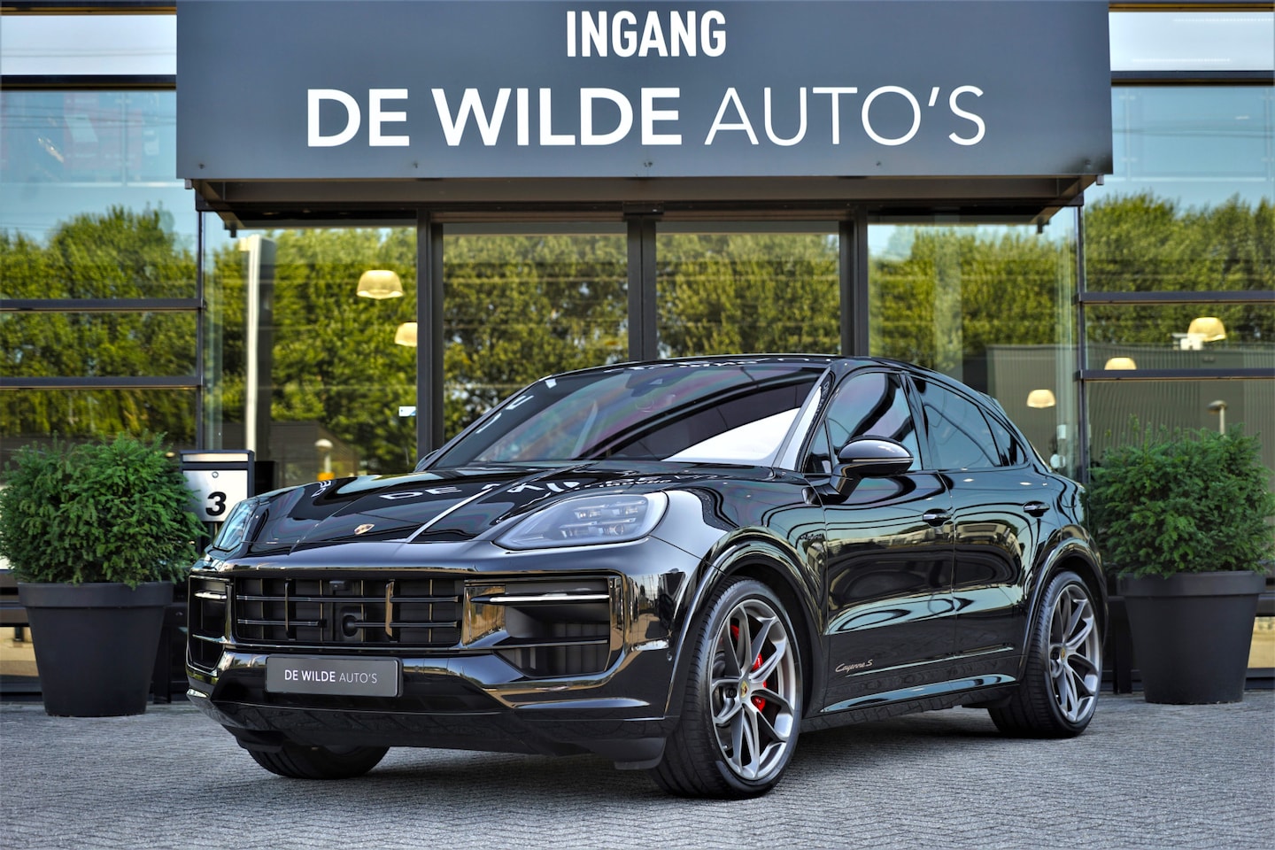 Porsche Cayenne Coupé - 3.0 S E-Hybrid SportDesign SoftClose Achterasbesturing Massage PassangerDisplay Head-up - AutoWereld.nl
