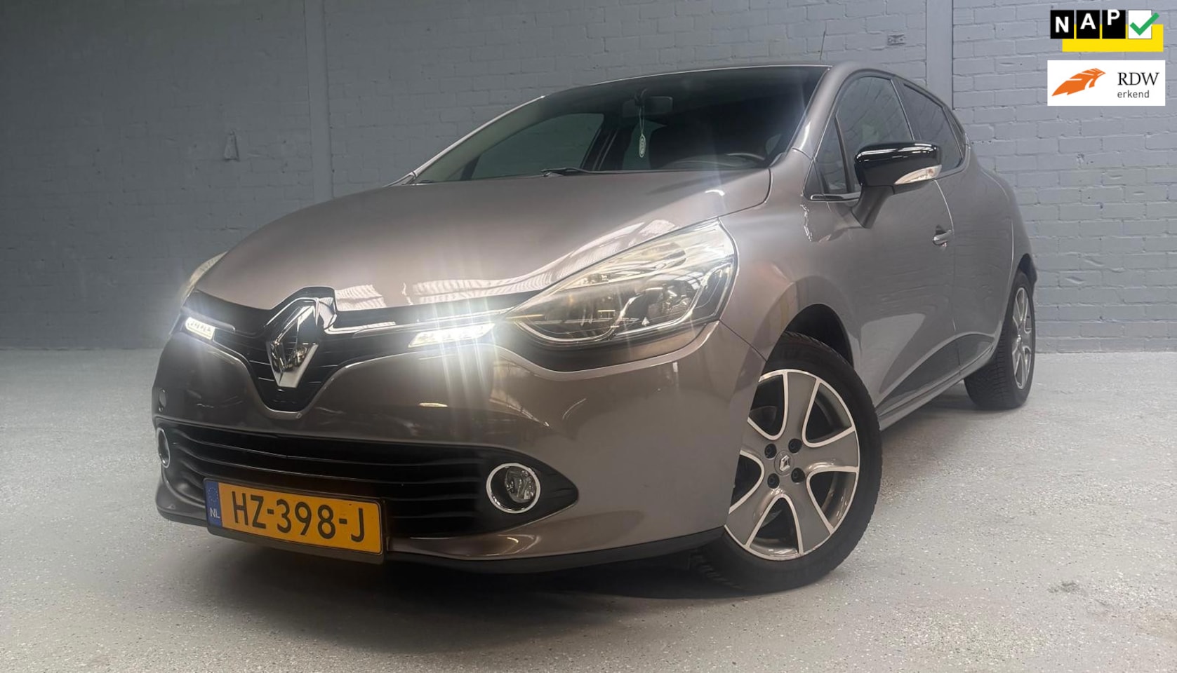Renault Clio - 0.9 TCe ECO Night&Day | Nap | Airco | Pdc | Bluetooth - AutoWereld.nl
