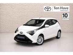 Toyota Aygo - 1.0 VVT-i x-play MT | Achteruitrijcamera | Toerenteller | Smartp