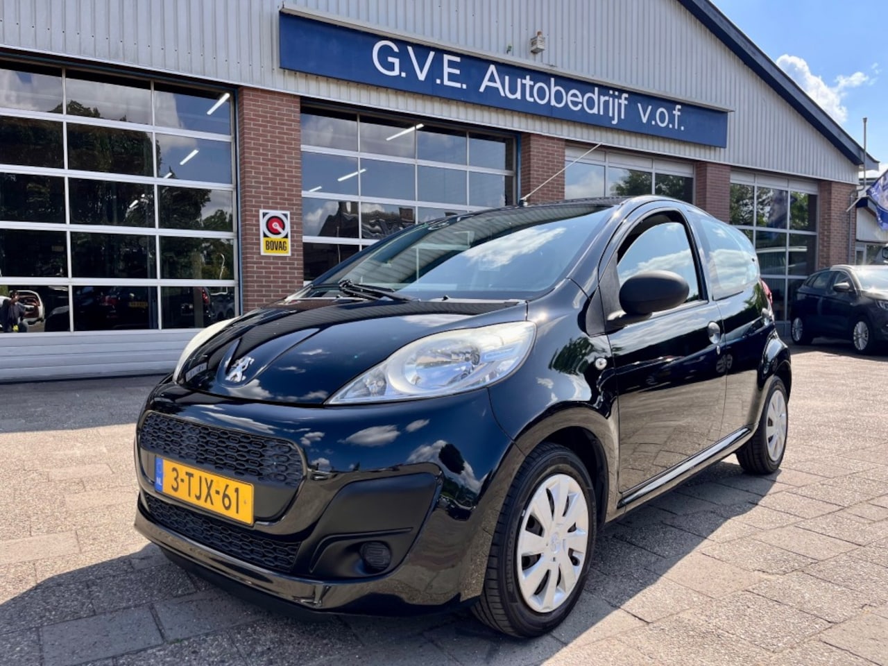 Peugeot 107 - 1.0 URBAN AIRCO NL AUTO NAP LOGISCH. - AutoWereld.nl