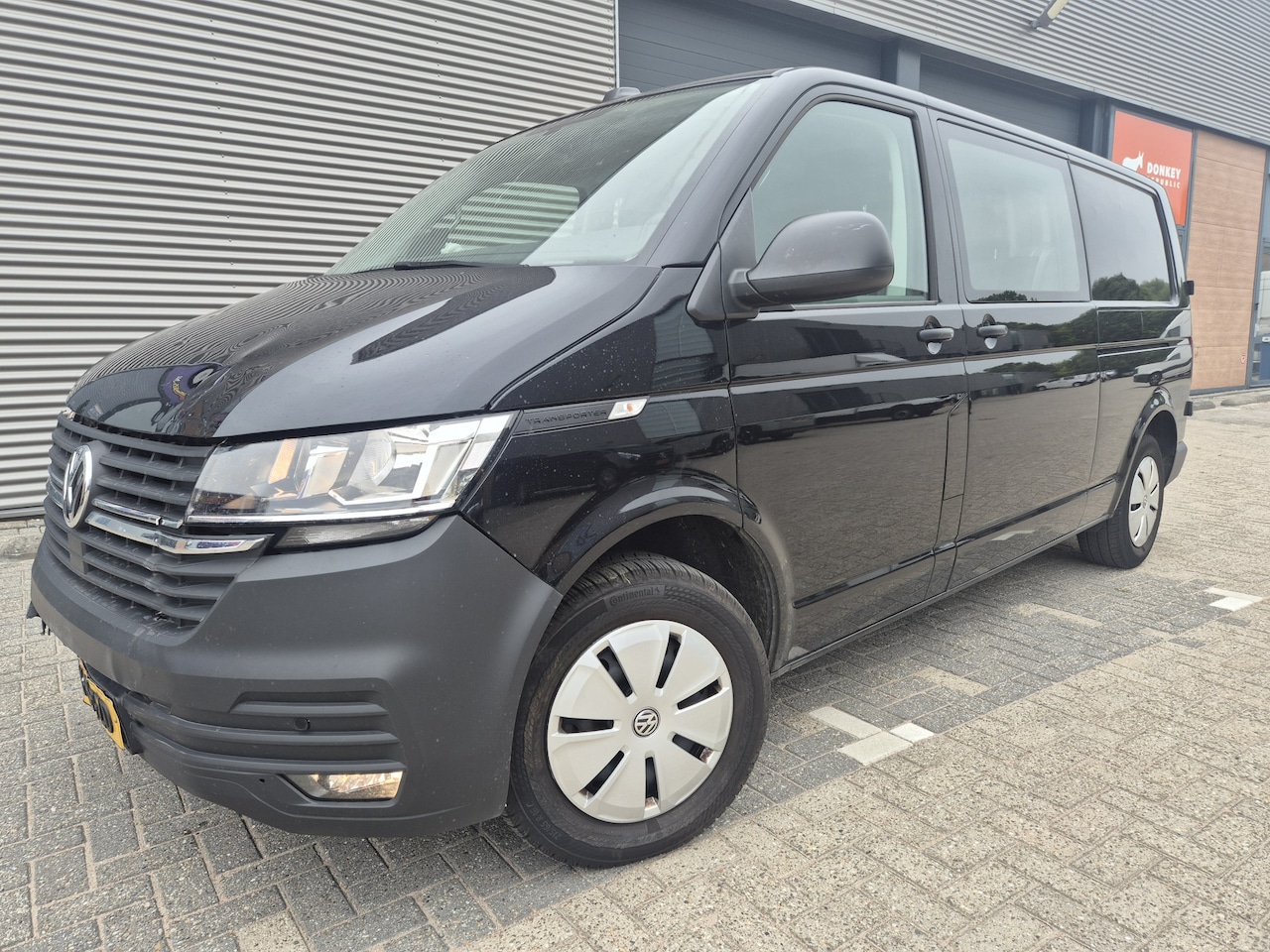 Volkswagen Transporter - 2.0 TDI 150pk L2H1 30 DC lichte schade rijdbaar 80.000km 2024 - AutoWereld.nl
