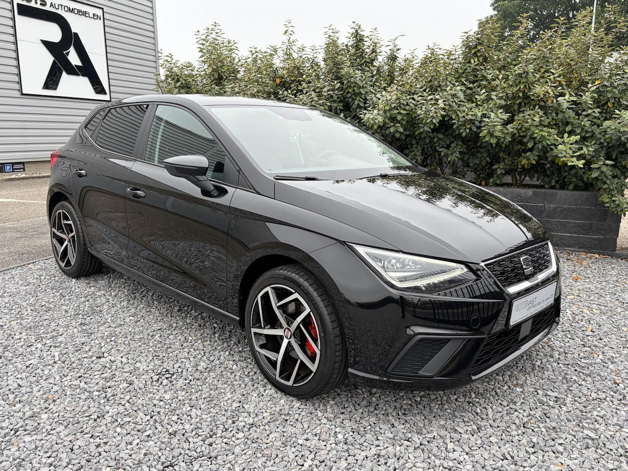 SEAT Ibiza - 1.0 TSI Style Navi|LED/Carplay Zwart - AutoWereld.nl