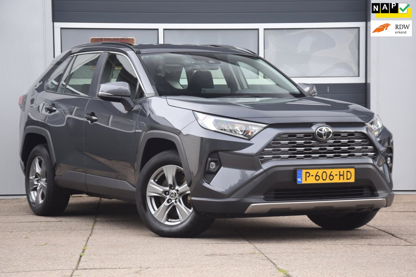 Toyota RAV4 - 2.0 VVT-iE Business TREKHAAK/2000KG TREKGEWICHT/APPLE CARPLAY/LED KOPLAMPEN - AutoWereld.nl