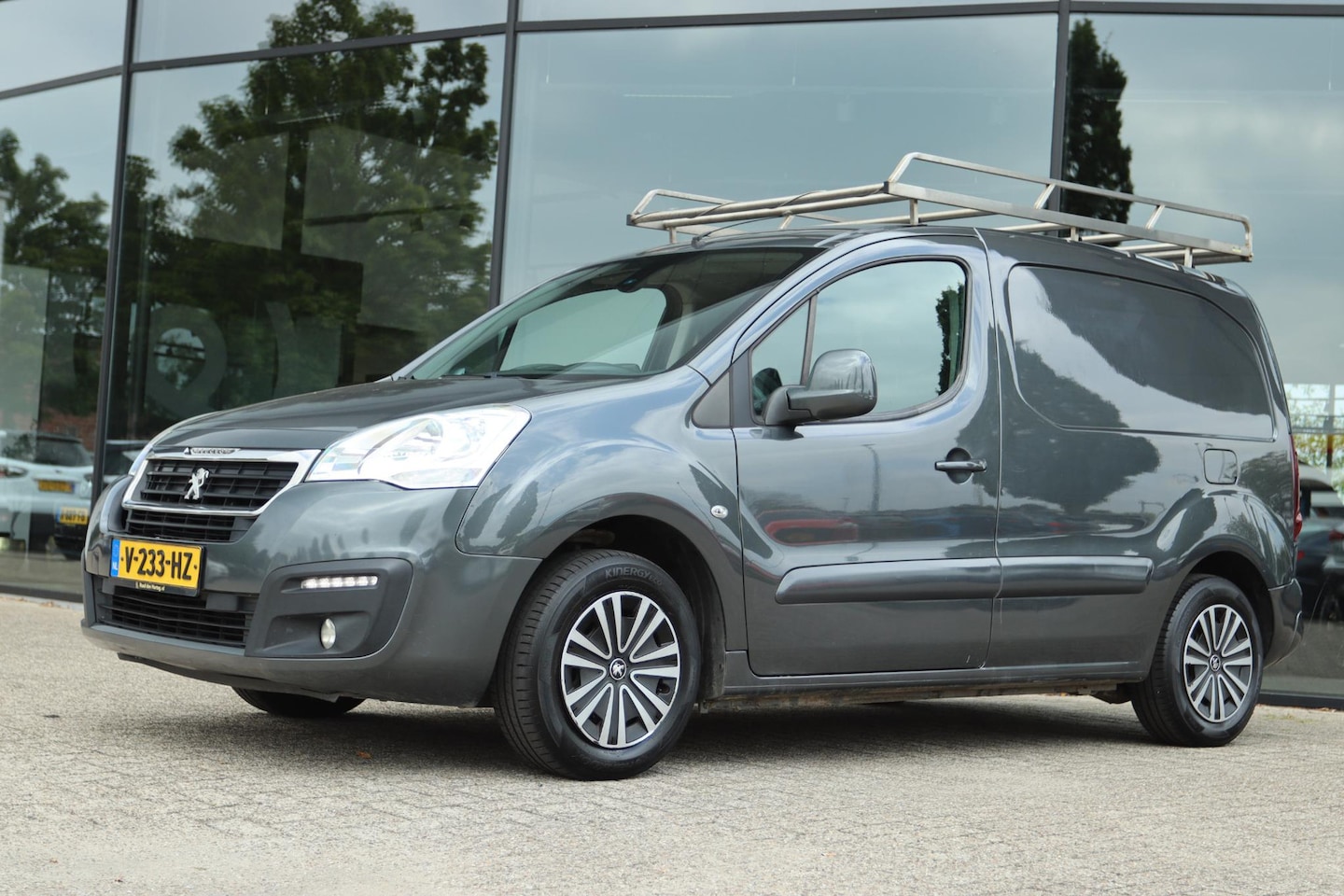 Peugeot Partner - 120 1.6 BLUEHDI 75 L1 PREMIERE | CARPLAY | IMPERIAAL | CRUISE | PDC | AIRCO - AutoWereld.nl