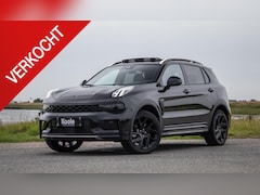 Lynk & Co 01 - 1.5 BLACK LINE / PANORAMA DAK / 360 CAMERA / CARPLAY / STOELVERWARMING