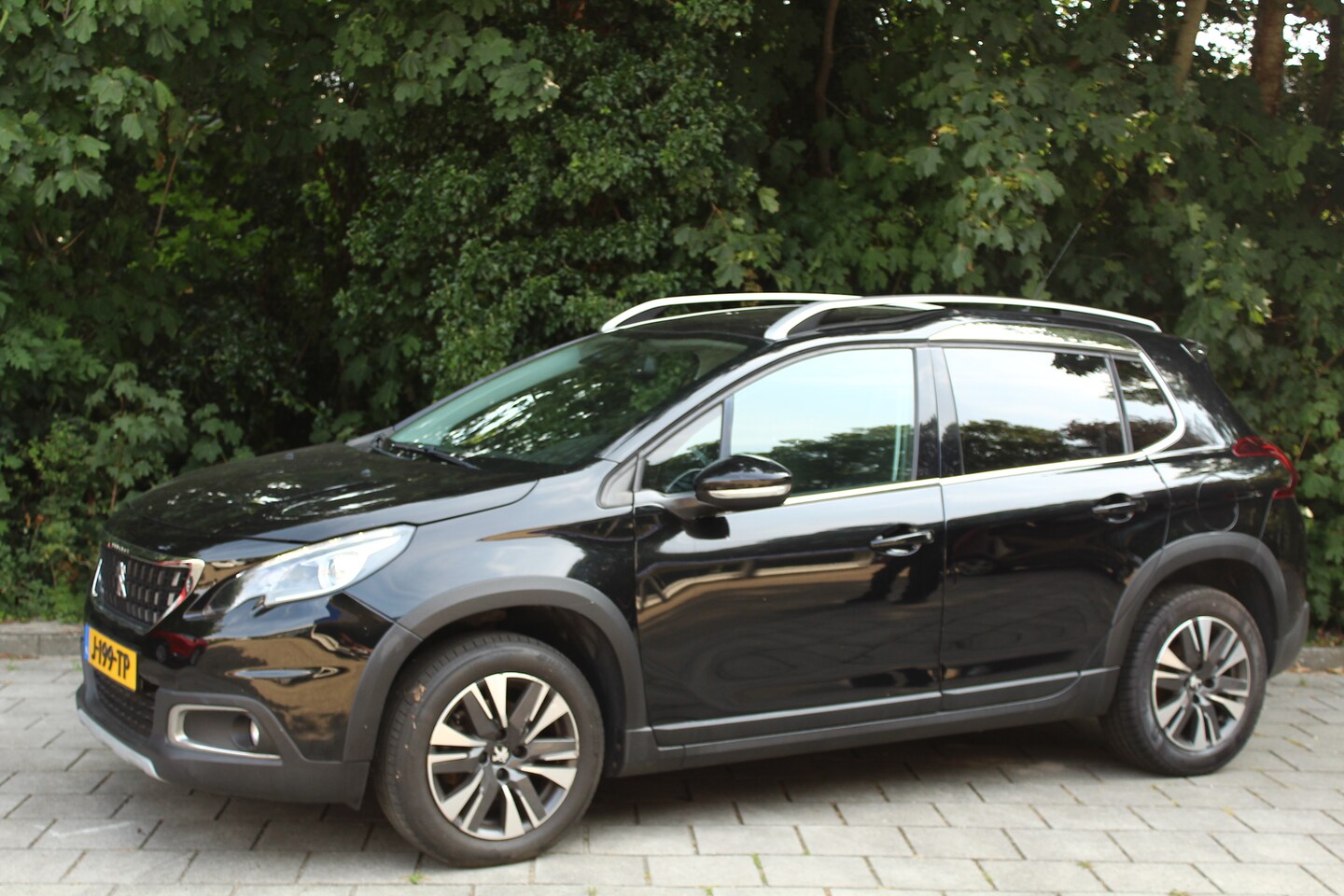 Peugeot 2008 - 1.2 PureTech GT-line clima cruise navigatie - AutoWereld.nl