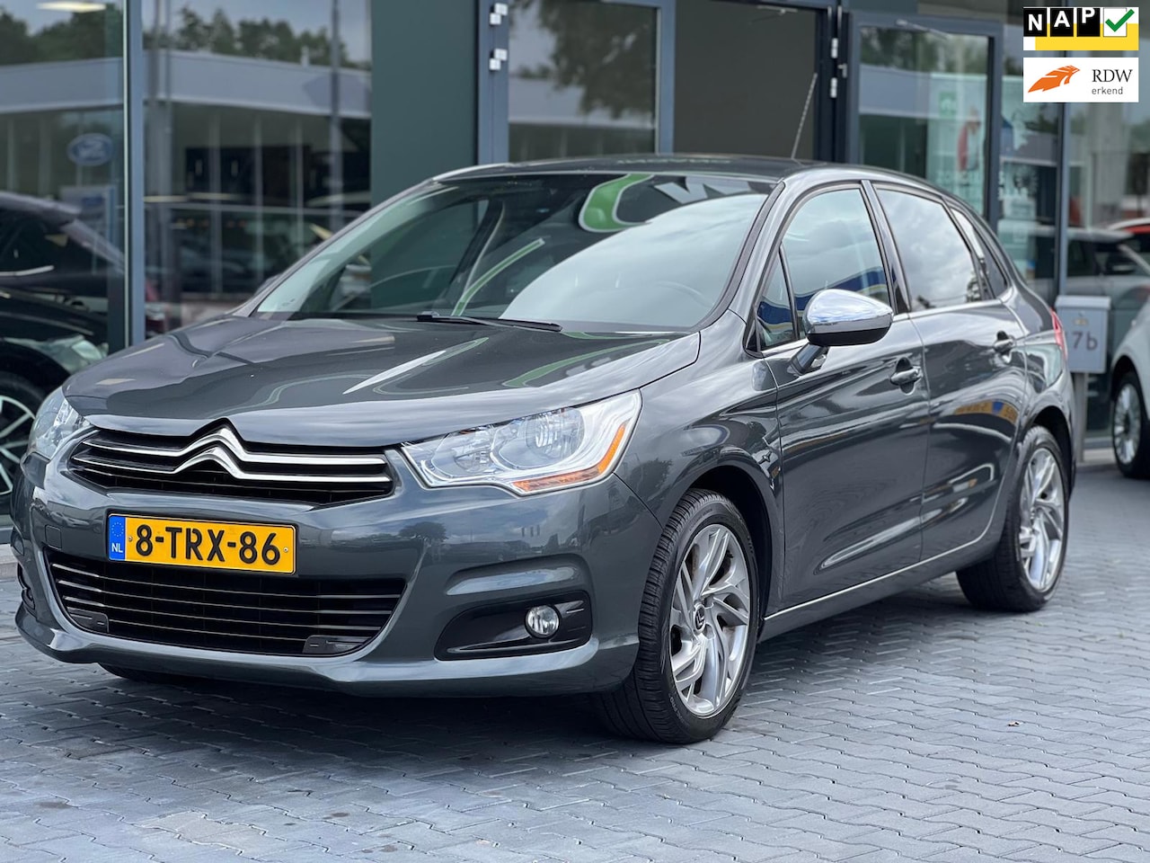 Citroën C4 - 1.2 PURETECH EXCLUSIVE 5DRS AIRCO LMV - AutoWereld.nl