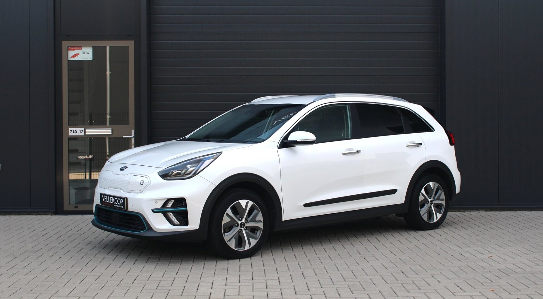 Kia e-Niro - ExecutiveLine 64 kWh | Warmtepomp | 3 Fase | Adaptive Cruise | Stoelventilatie | Leder | C - AutoWereld.nl