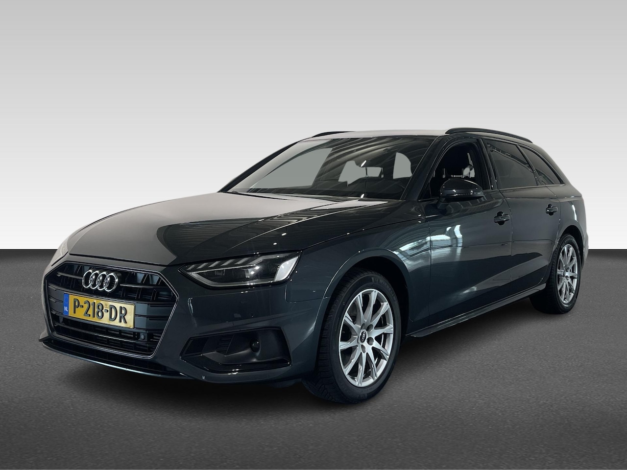 Audi A4 Avant - 35 TFSI 150pk MHEV S tronic Advanced Edition Stationwagen | Automaat | zwart-zwart/zwart-z - AutoWereld.nl