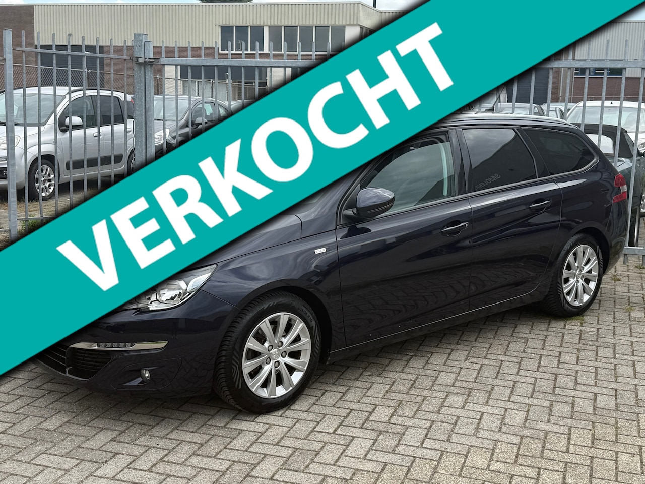 Peugeot 308 SW - 1.2 PureTech Style NL AUTO NAP! PANO l NAVI l LED l PDC l AIRCO ECC l CRUISE! TOPSTAAT! - AutoWereld.nl