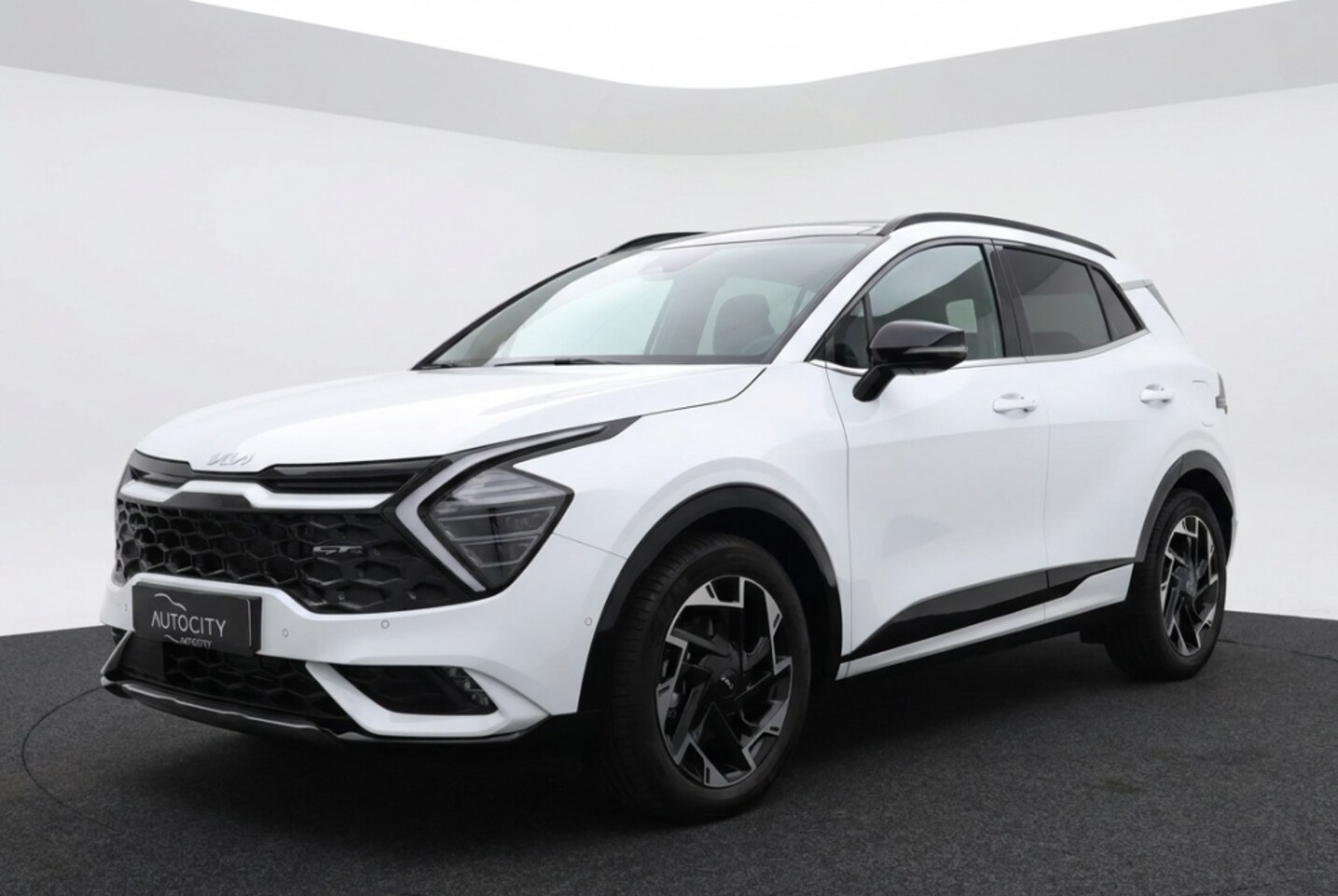 Kia Sportage - 1.6 PHEV GT-PlusLine AWD 265PK Pano l Leder l 360° | Winterpakket - AutoWereld.nl