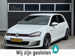 Volkswagen Golf - 2.0 TSI GTI DSG Performance Navi, Camera, Leder