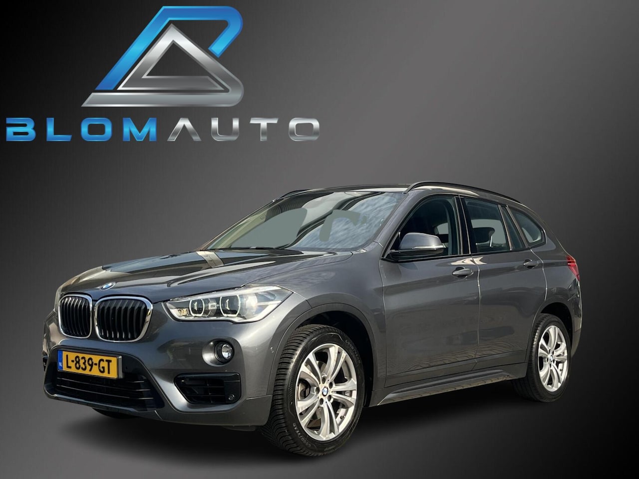 BMW X1 - sDrive18i Executive SPORTSTOELEN+TREKHAAK+LED+18INCH - AutoWereld.nl