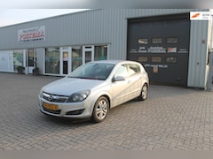 Opel Astra - 1.6 Essentia