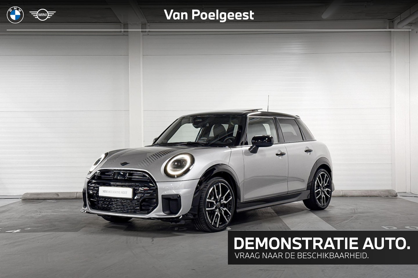 MINI 5-Deurs - Cooper S John Cooper Works | Pakket XL | Panoramadak | Stuurwielverwarming | Harman/Kardo - AutoWereld.nl