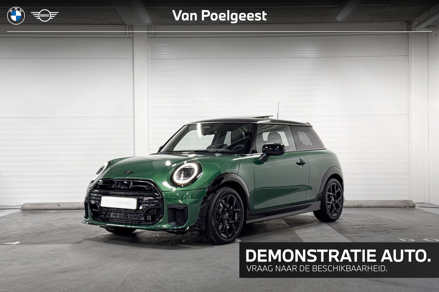MINI 3-Deurs - Cooper C John Cooper Works M | Head-Up Display | Harman/Kardon | Panoramadak | Stuurwielve - AutoWereld.nl