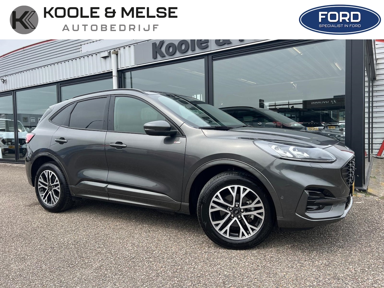 Ford Kuga - 2.5 PHEV e-CVT 225pk ST-Line X , Winterpakket , carplay , adaptive cc - AutoWereld.nl