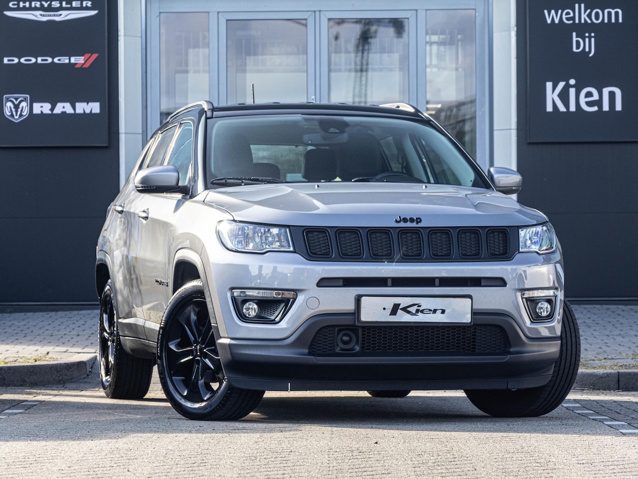 Jeep Compass - 1.4 MultiAir Executive | Leder | Groor navi | Blackline | - AutoWereld.nl