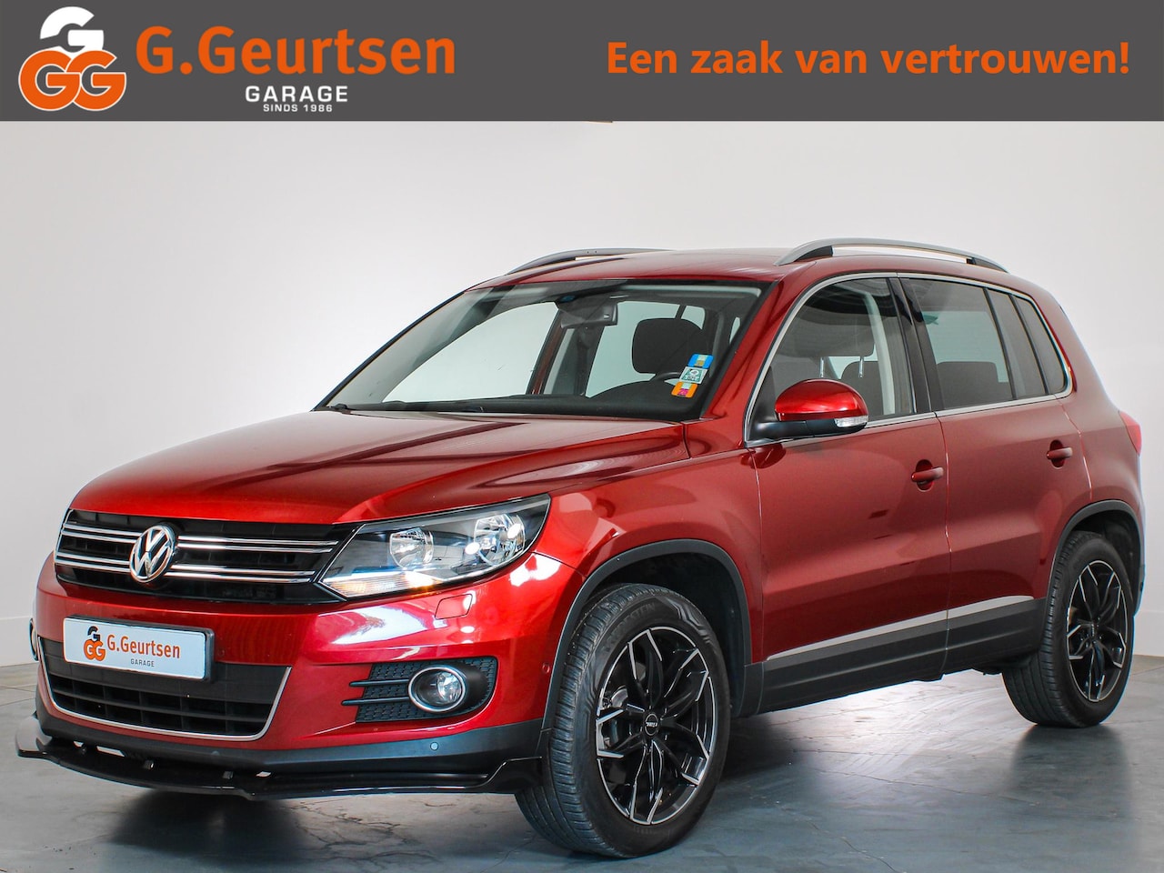 Volkswagen Tiguan - 2.0 TSI Sport&Style 4Motion Cruise Control, Navigatie, Stoelverwarming - AutoWereld.nl