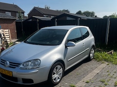 Volkswagen Golf - 1.6 FSI Optive