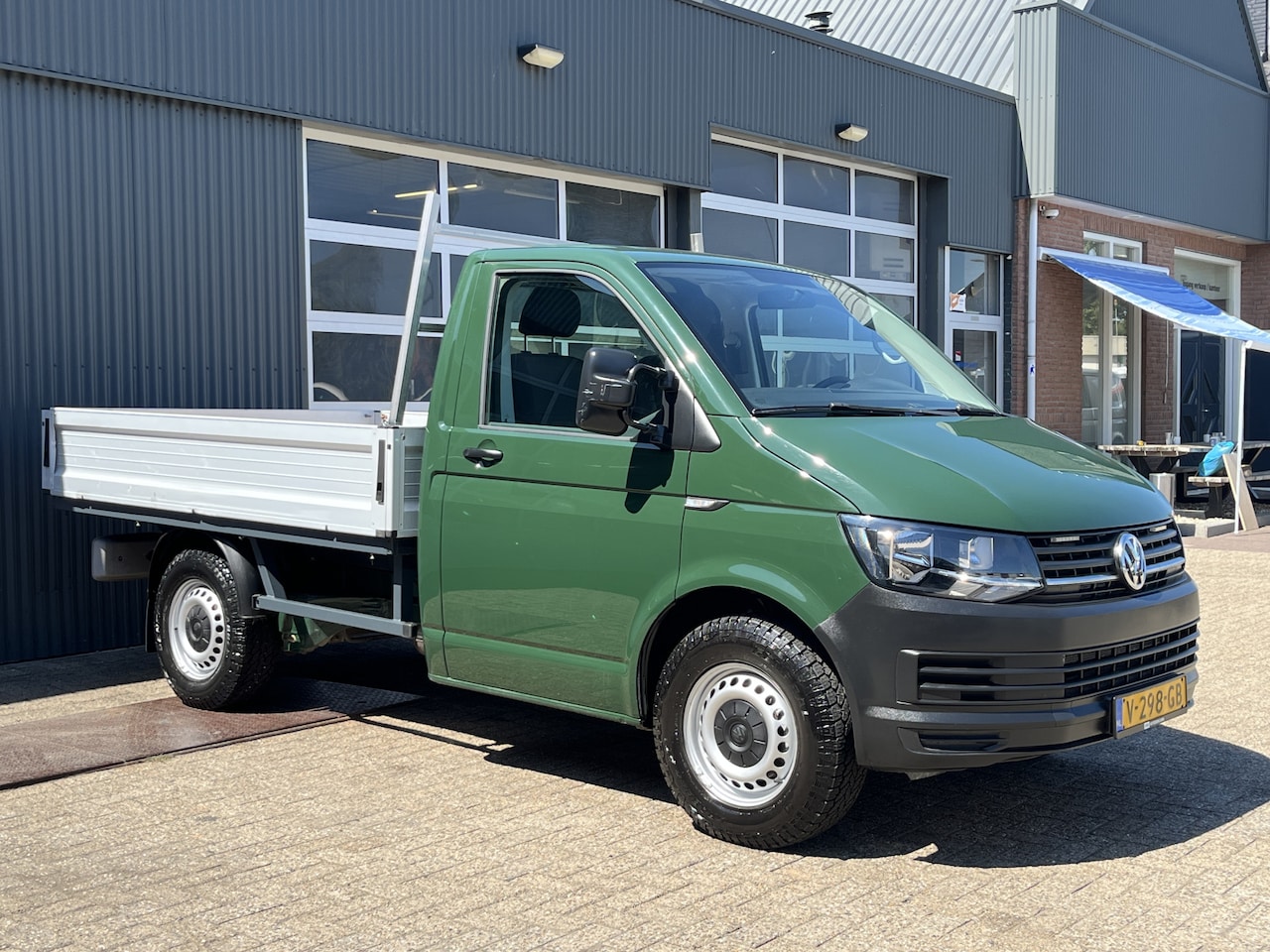 Volkswagen Transporter - 2.0 TDI L1H1 4 Motion 4x4 Open laadbak Pick-up Airco Navigatiesysteem Werkverlichting Tele - AutoWereld.nl