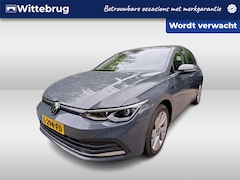 Volkswagen Golf - 1.5 eTSI Style / AUTOMAAT/ MEMORY SEAT/ CLIMA/ PARK. SENSOREN + CAMERA/ NAVI/ LED