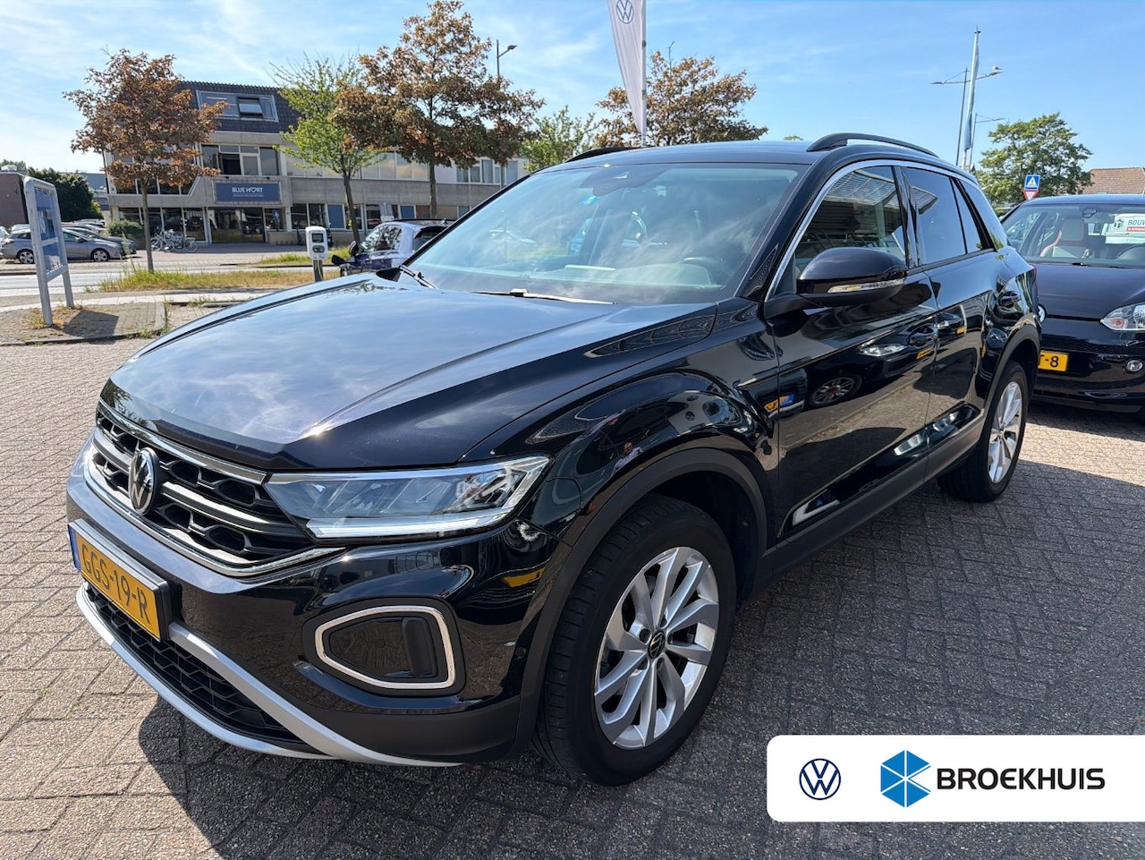 Volkswagen T-Roc - 1.5 TSI 150PK DSG-7 Life Edition | NAVI BY APP | ADAPT. CRUISE | CAMERA | APP CONNECT | LE - AutoWereld.nl
