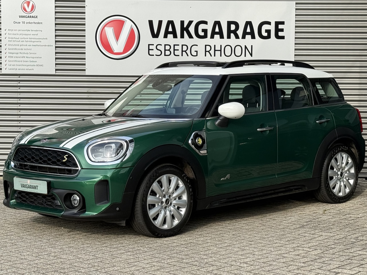 MINI Countryman - Mini 2.0 Cooper S E ALL4 Chili PHEV AUTOMAAT,NAVI/CAM,PANO/SCHUIFDAK - AutoWereld.nl