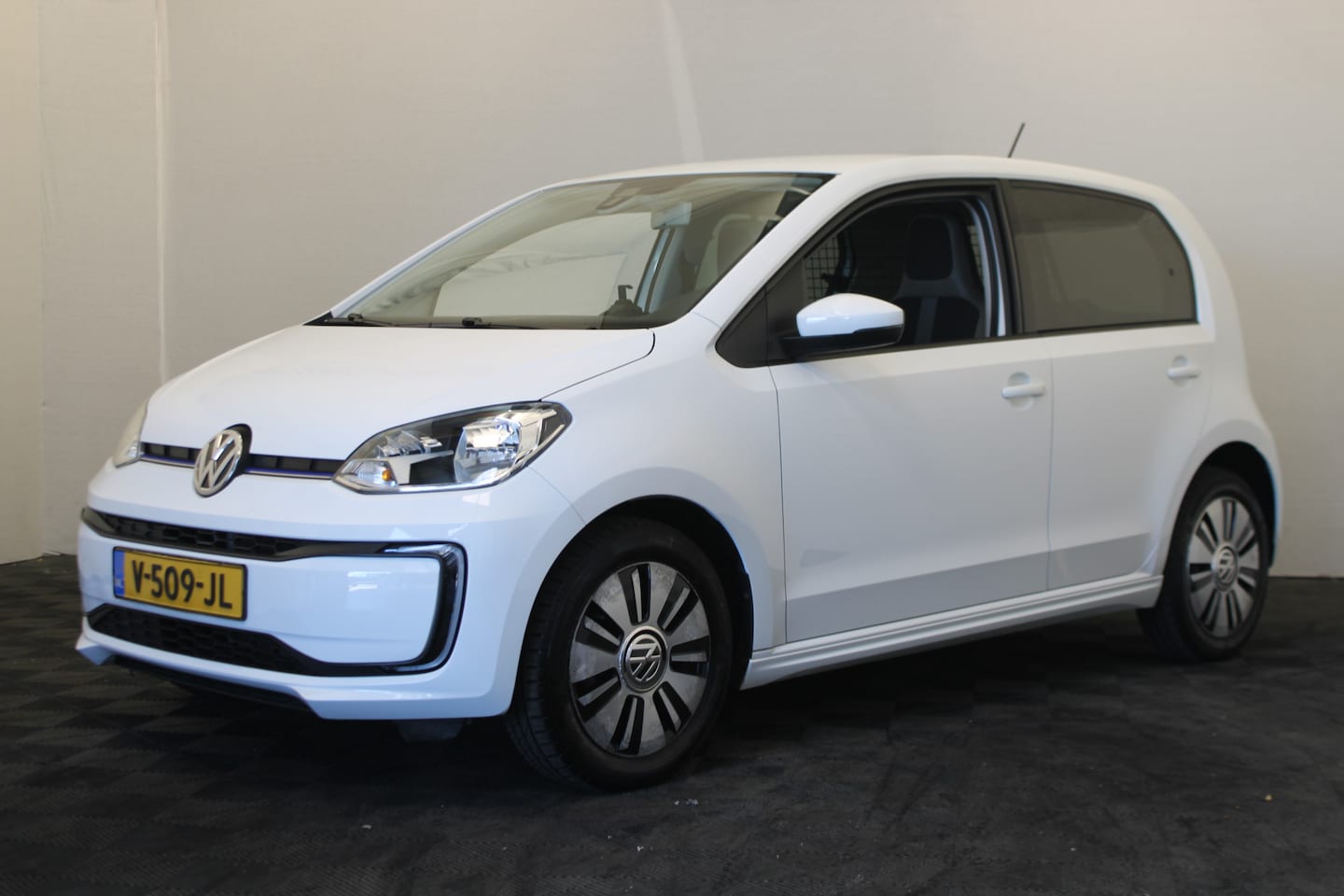 Volkswagen e-Up! - |Camera|Actieradius 133km|2-persoons| - AutoWereld.nl