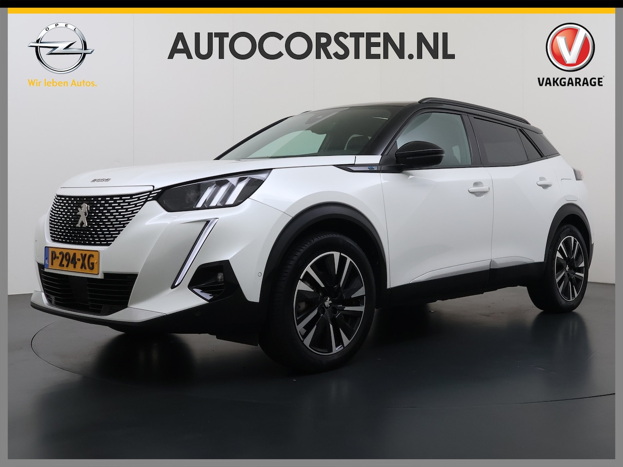 Peugeot e-2008 - EV GT Pack 50kWh SOH 90% Panoramadak Trekhaak Two Tone Adap.Cruise 360°Camera Apple Carpla - AutoWereld.nl