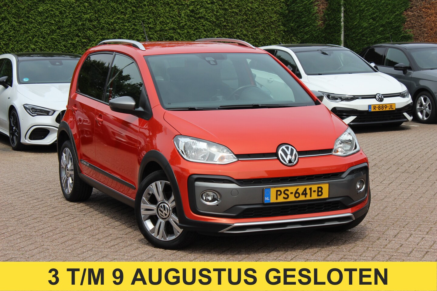 Volkswagen Up! - 1.0 BMT cross up! / NL Auto! / 1e Eign. / Camera / Navi. by App / 16'' / Getint glas / Sto - AutoWereld.nl