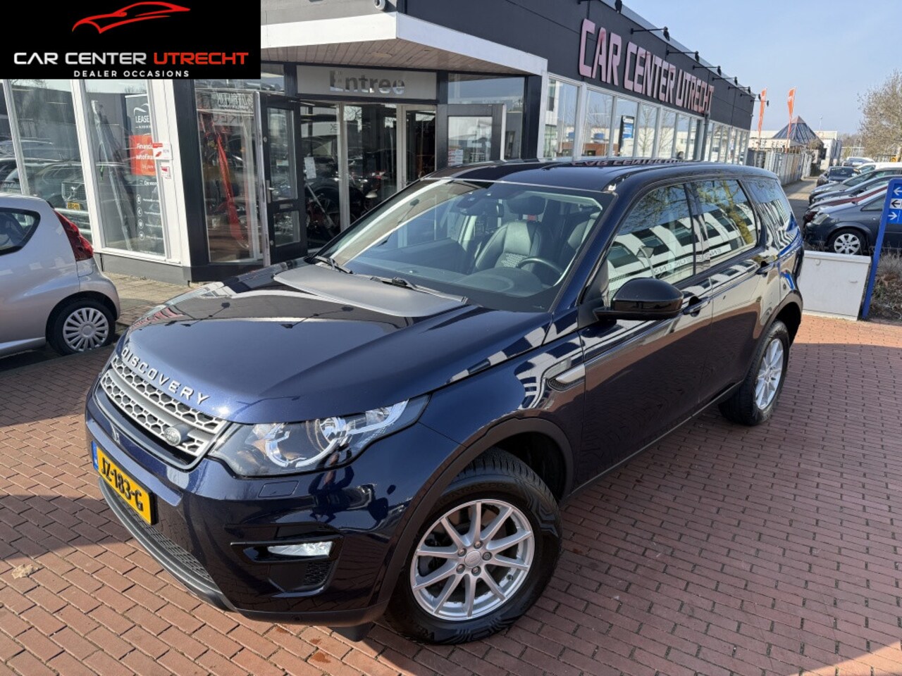 Land Rover Discovery Sport - 2.0 TD4 UrbSer Pure | trekhaak | leder | automaat | - AutoWereld.nl