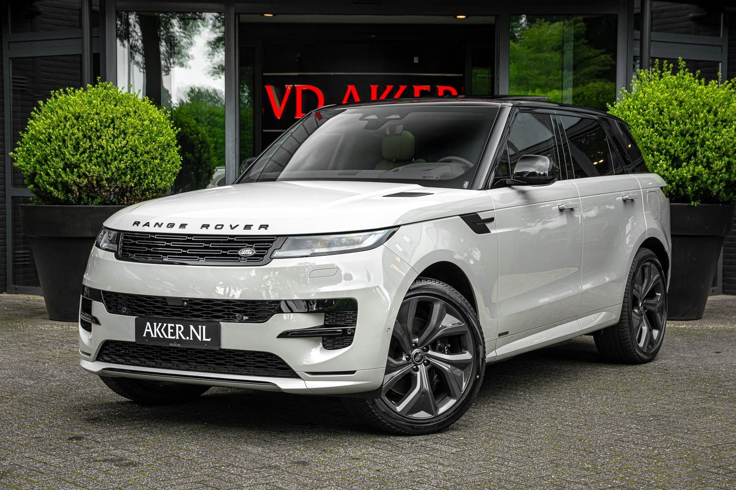Land Rover Range Rover Sport - LANDROVER P550e Autobiography | NP 166K I 23 Inch Carbon | Massage | Head-up | 360° Cam. | - AutoWereld.nl