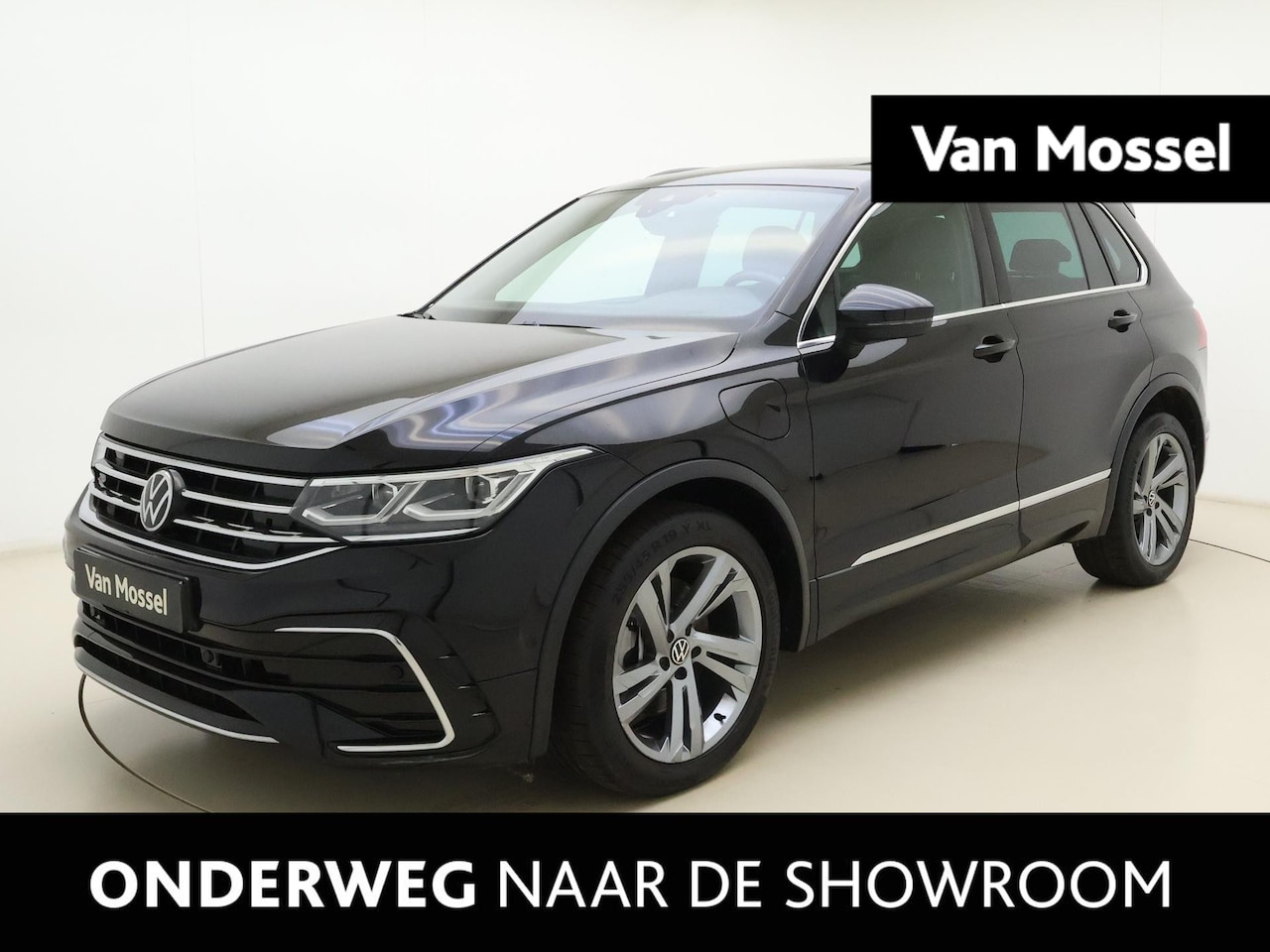 Volkswagen Tiguan - 1.4 TSI eHybrid R-Line Business+ WORDT VERWACHT - AutoWereld.nl