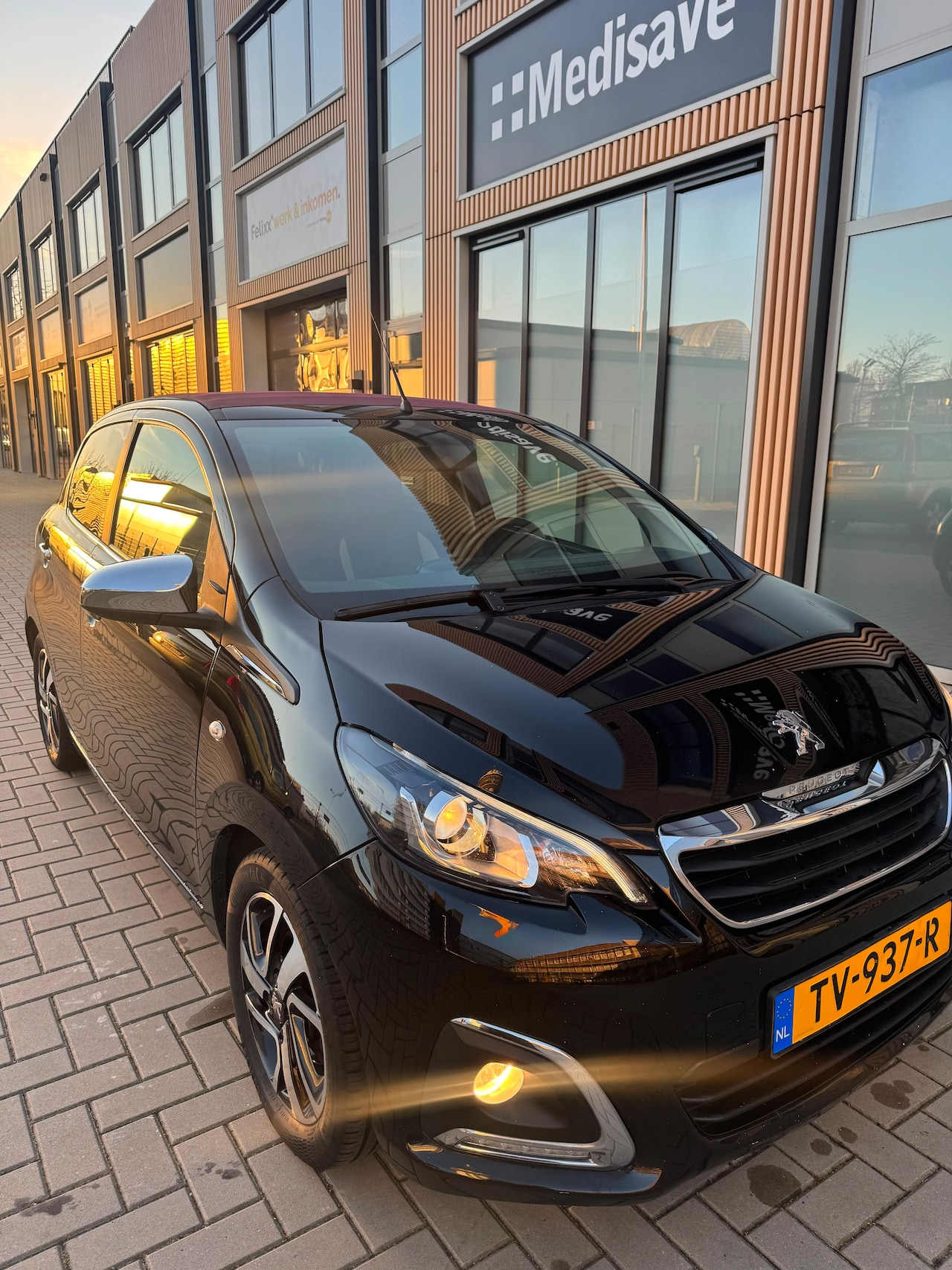 Peugeot 108 - 1.2 Puretech Rolland Garros - AutoWereld.nl