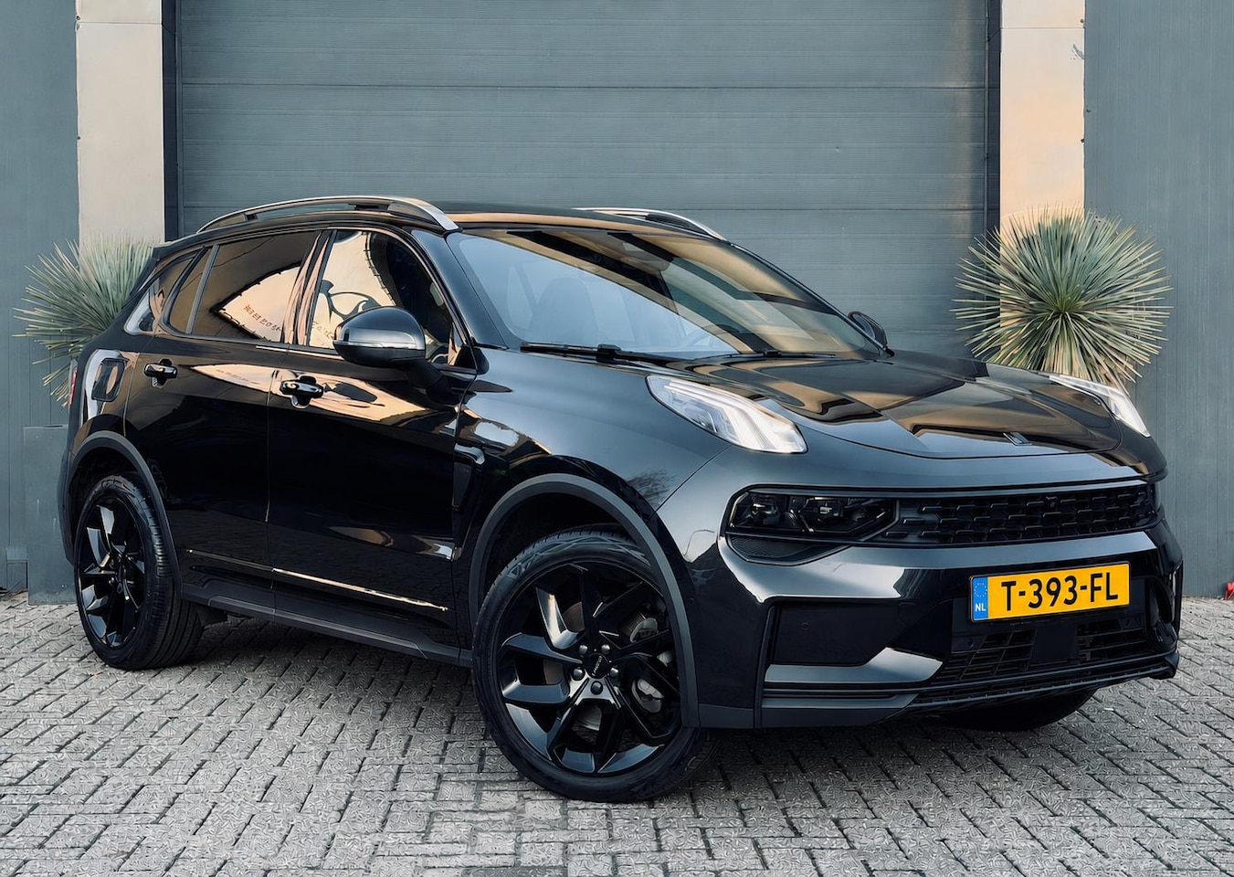 Lynk & Co 01 - 1.5/Pano/Navi/Camera/zwart hemel/black style - AutoWereld.nl