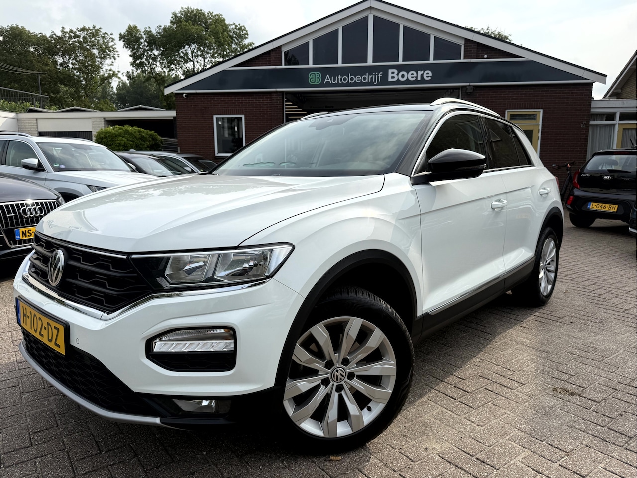 Volkswagen T-Roc - 1.5 TSI 150pk Style Business Camera, 17''Lmv, Stoelverwarming - AutoWereld.nl