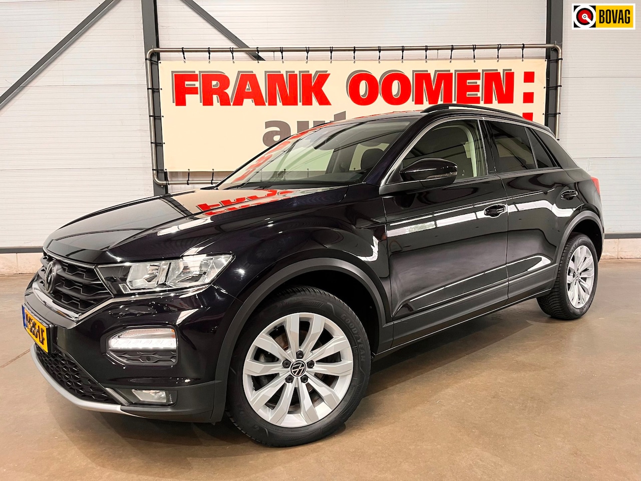 Volkswagen T-Roc - 1.0 TSI 110PK Style Business + Trekhaak|Adaptive cruise|Apple|Android|DAB|Climate|Lane|17" - AutoWereld.nl