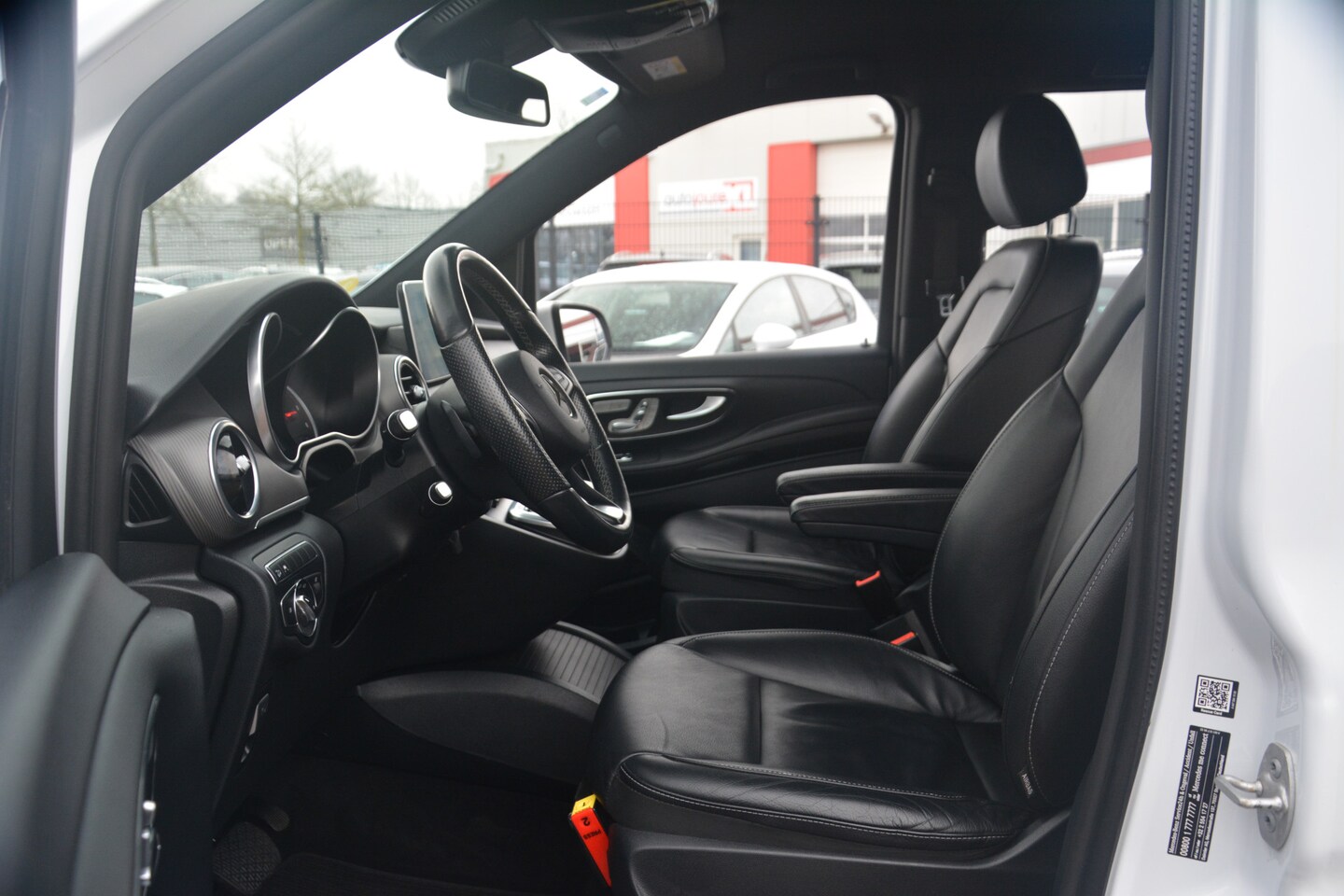 Mercedes-Benz V-klasse - 250d 4-MATIC Lang DC Avantgarde | Navigatie | Burmester Surround | Full LED | Camera | 2x - AutoWereld.nl