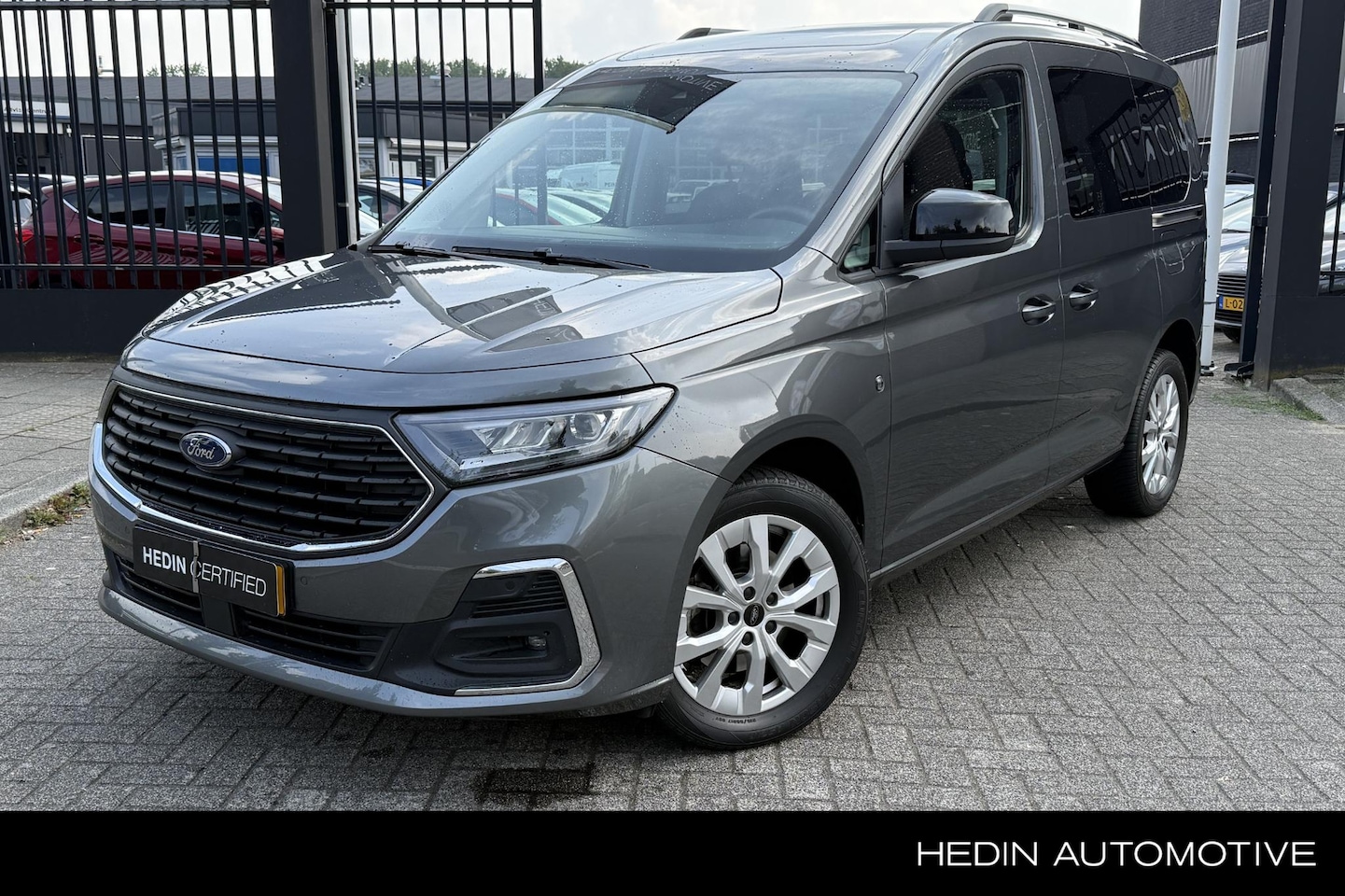Ford Tourneo Connect - | Winter Pack | Driver Ass Pack | Soft Close Schuifdeuren en Achterklep | Automaat | Leren - AutoWereld.nl